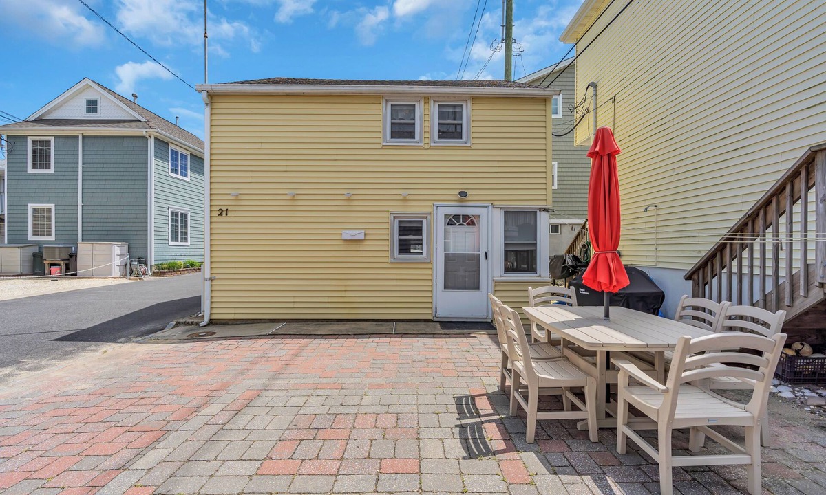 Dover Beaches North House | Ocean Beach 1: Charming 3 Bedroom 1 Bath Beach Block Home