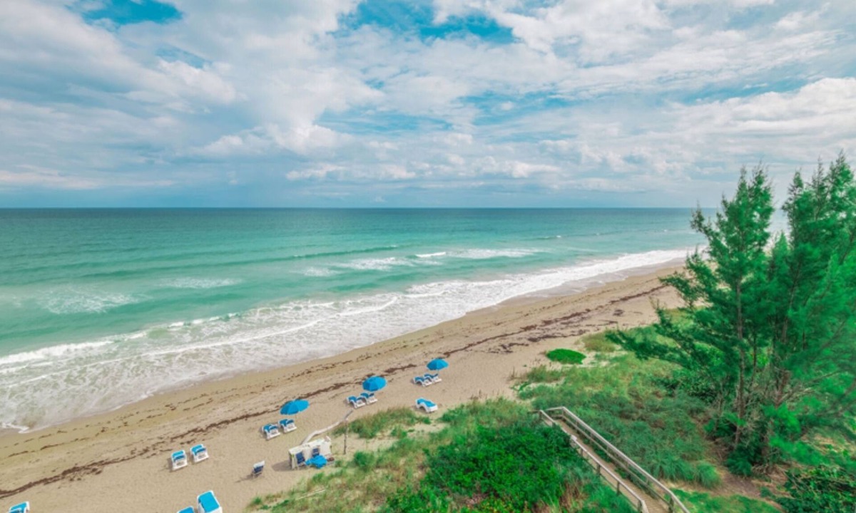 Hutchinson Island South Resort | Ocean Front Two Bedroom Condo, Jensen Beach, FL 2869369