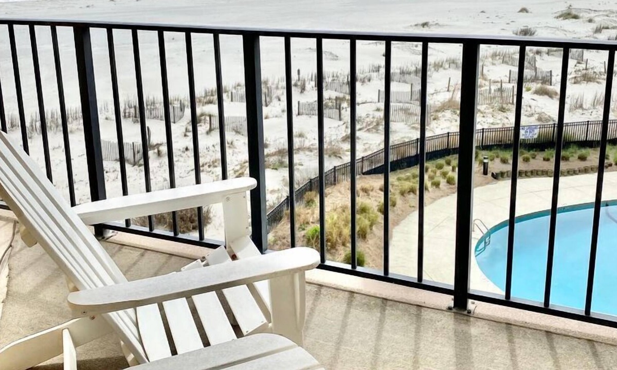 Isle of Palms Condo | Oceanfront 3rd Floor Condo in Wild Dunes with Community Pool! Great View Looking at Beach!