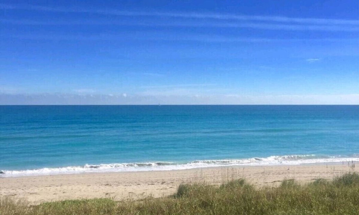 Beach Club Colony Condo | Oceanfront beautifully re-modeled, re-furnished 2/2 condo with an amazing view!