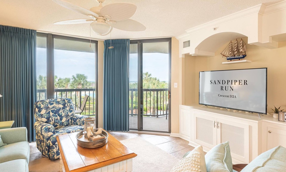Litchfield by the Sea Condo | Oceanfront Condo - Litchfield by the Sea - Community Pool & Hot Tub