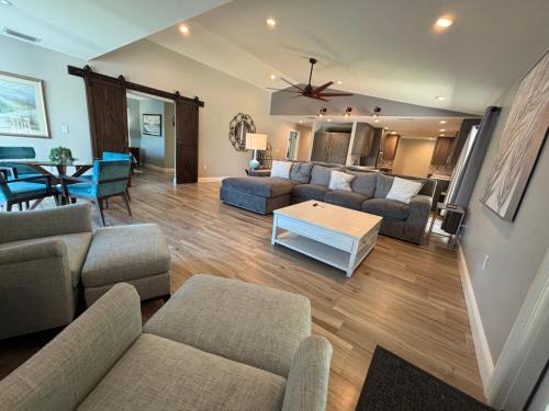 Bonita Shores House | Octopus Perfect Location On Pond 3 Mile To Gulf Beach