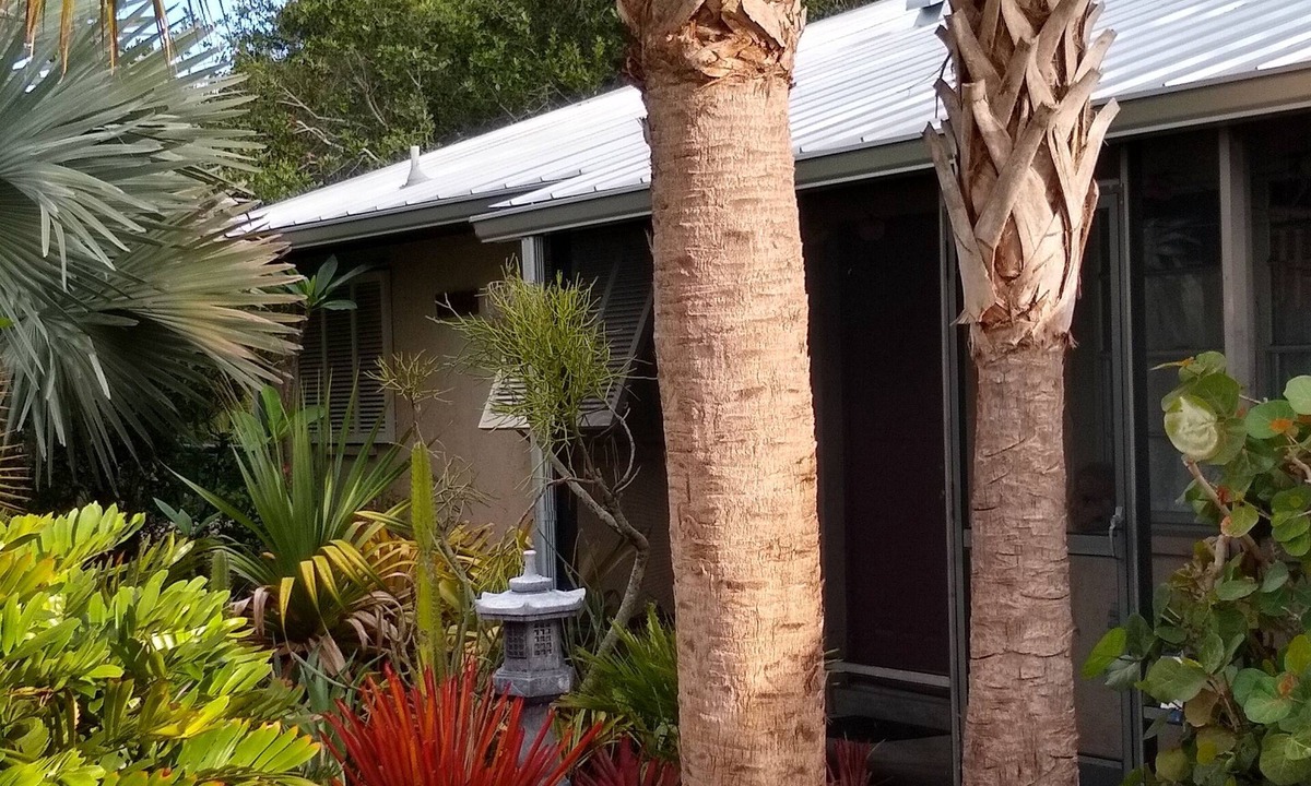Bonita Springs House | Old Florida Charm: Casa Bratee Manatee - 2 bedrooms/2 bathrooms/full kitchen/etc