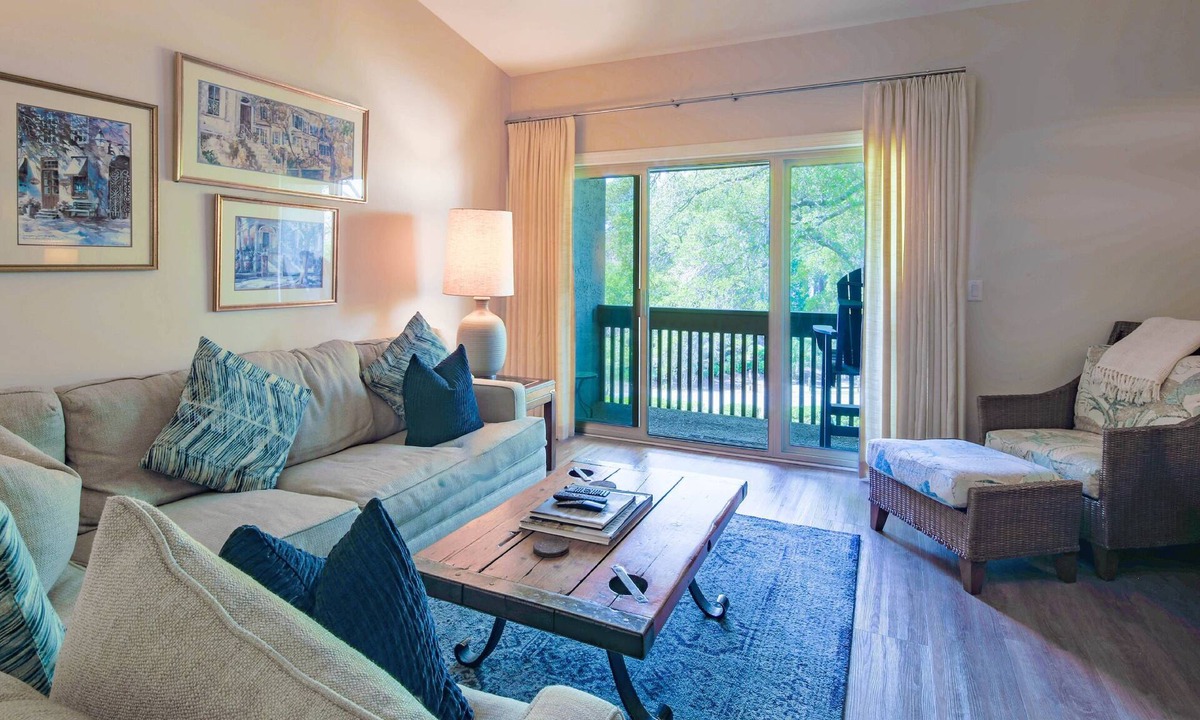 South Beach House | Only a 2 Minute Walk to Salty Dog, Pool, Marina & Beach! Perfect South Beach Vacation Getaway!
