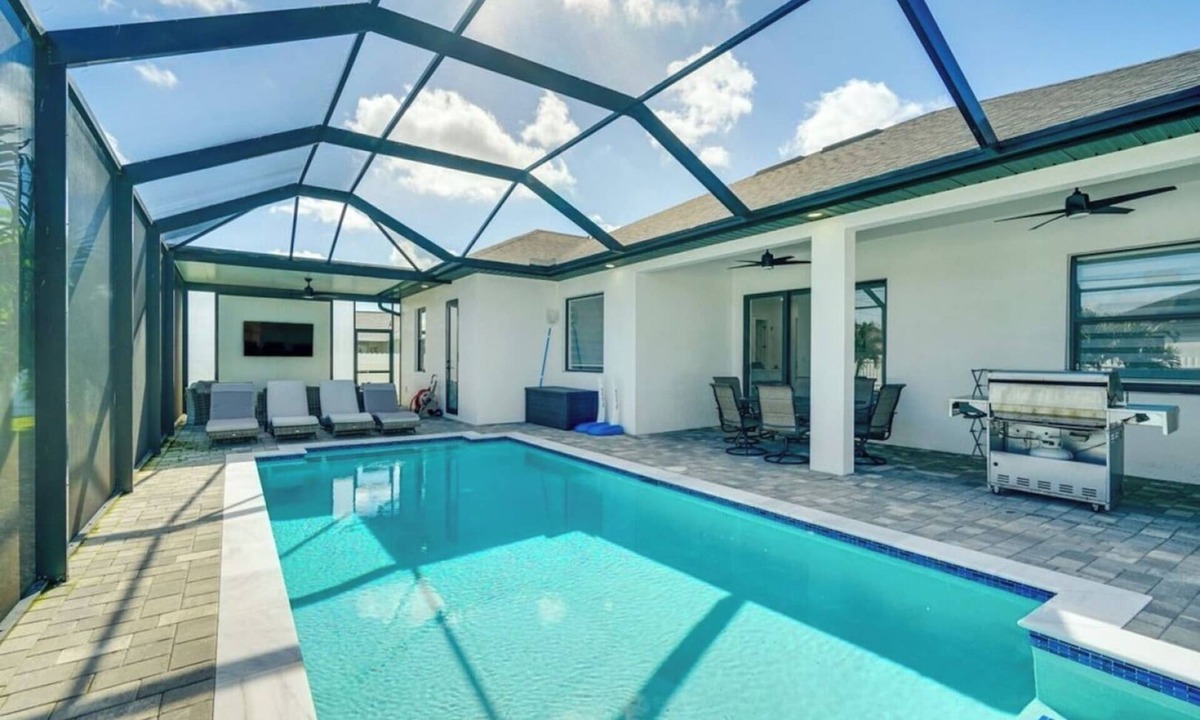 Diplomat House | Outdoor Kitchen Gameroom Pool King Suite