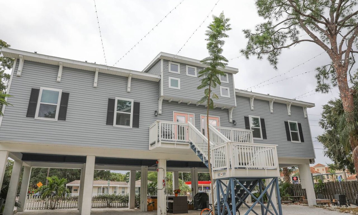 Dunedin Condo | Owl Nest Townhouse-Walk to downtown & the water! New heated POOL!