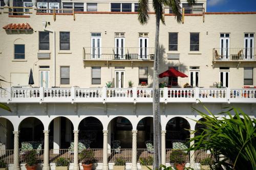 Palm Beach Hotel | Palm Beach Hotel with Juliette Balconies! 2 blocks from beach! Historic Landmark