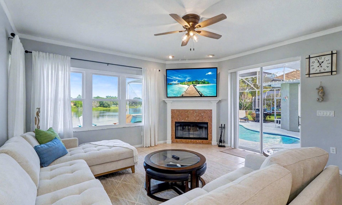 Palm Harbor House | Palm Harbor Retreat with Pool, Firepit, Pool Table & Pet-Friendly