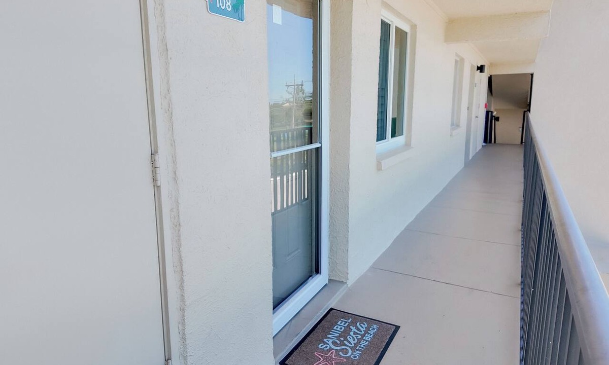 Sanibel Condo | Palm Trees and 80 Degrees