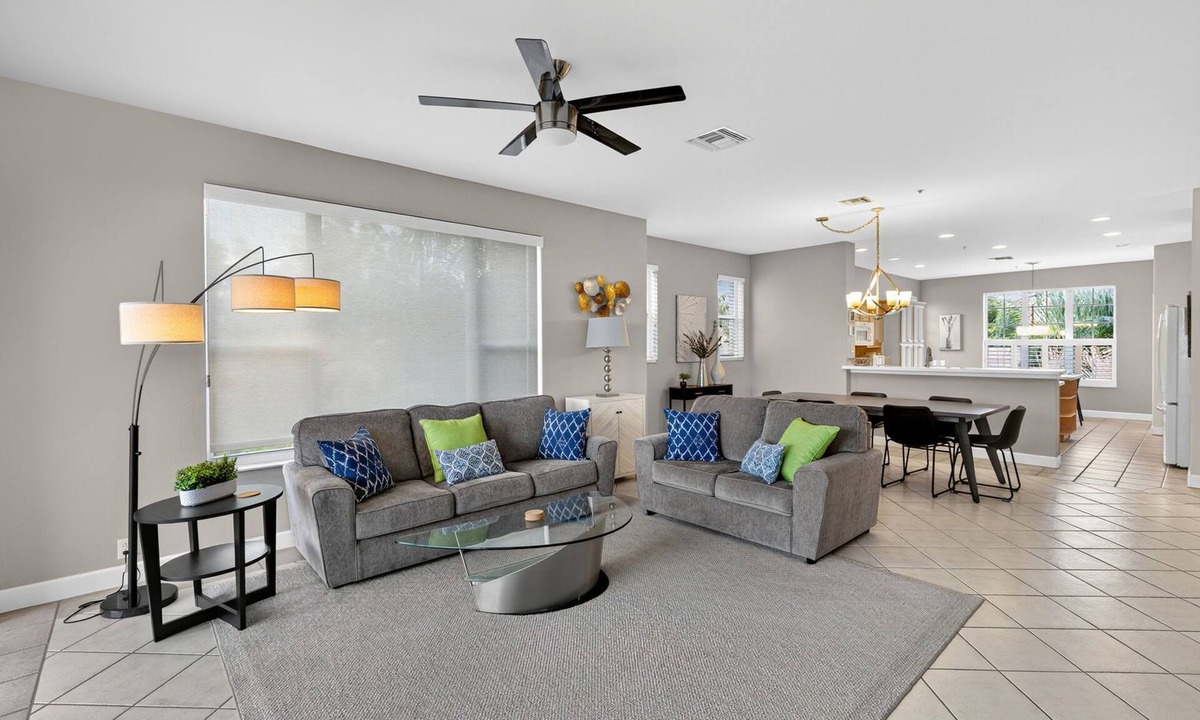 Tropical Cove Condo | Palmtree Posh at Lexington CC Lake Village