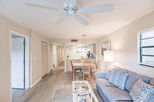 Park Shore House | Park Shore Resort-2nd Floor BLDG H 245 Water views