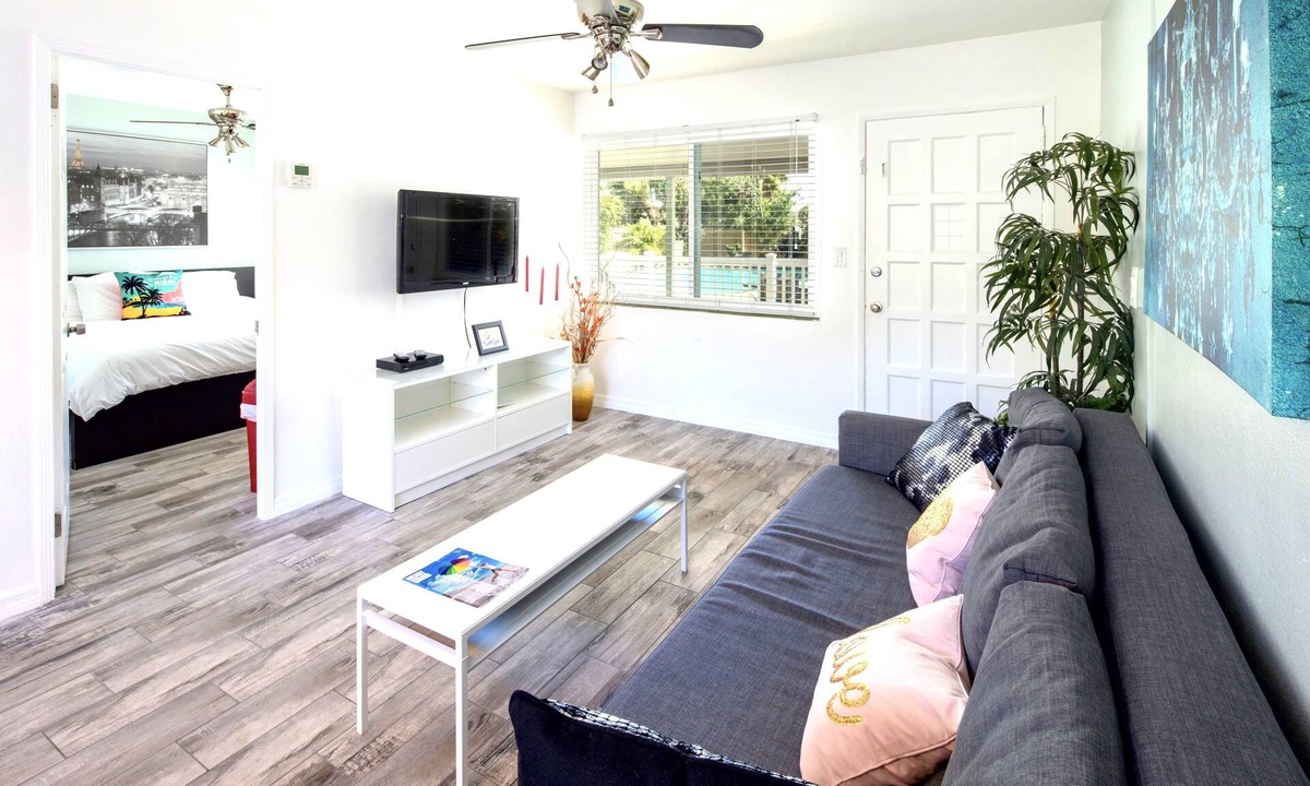 St. Pete Beach Apartment | Park Shore Suites St Pete Beach