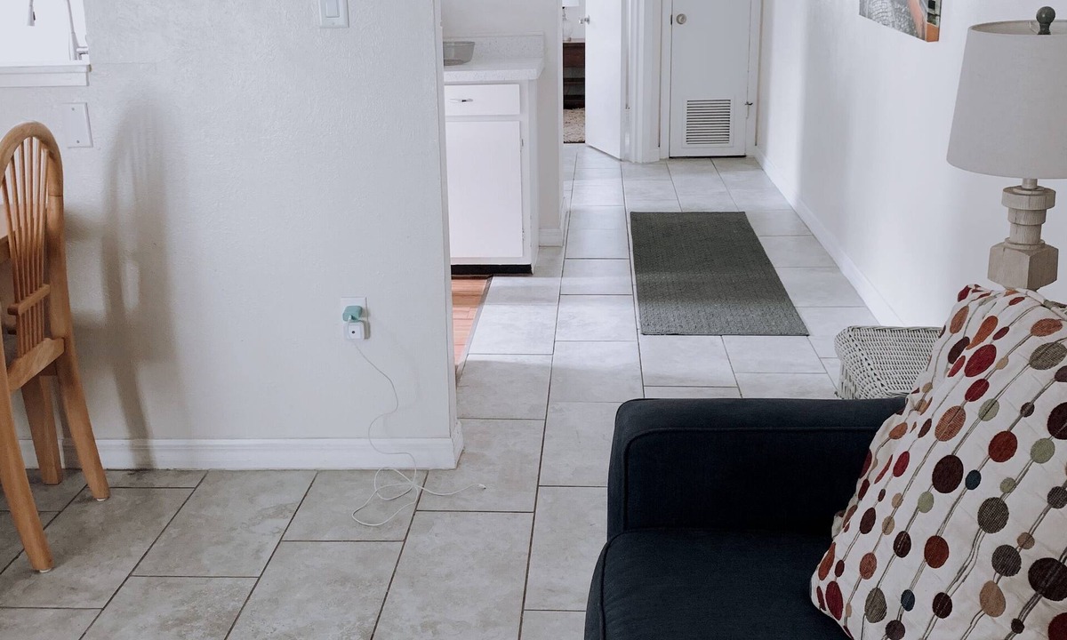 Alta Vista House | Parrot Paradise Sarasota +Low cleaning fee+ near Beach, Pinecraft, Airport.