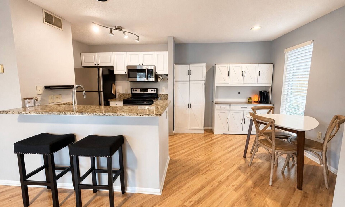 Gandy Condo | Peaceful 1-bedroom condo between DT St. Pete and DT Tampa