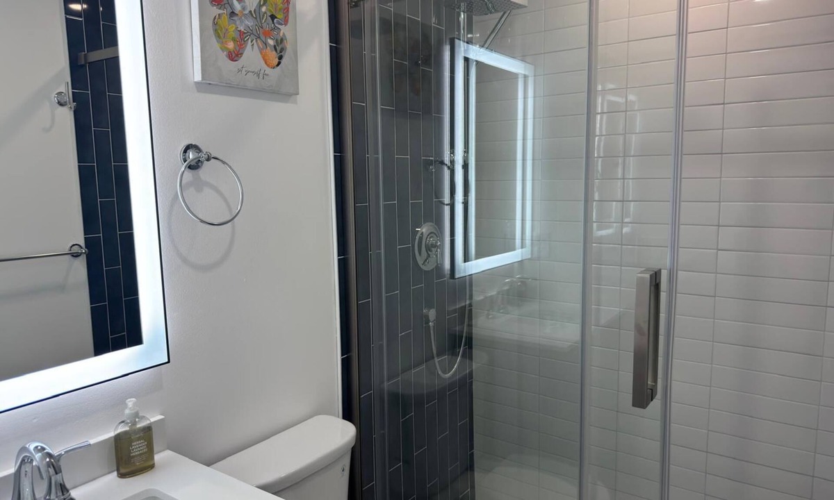 Palm Beach - West Palm Beach House | Peaceful 2-bedroom house newly renovated with all amenities in West Palm Beach