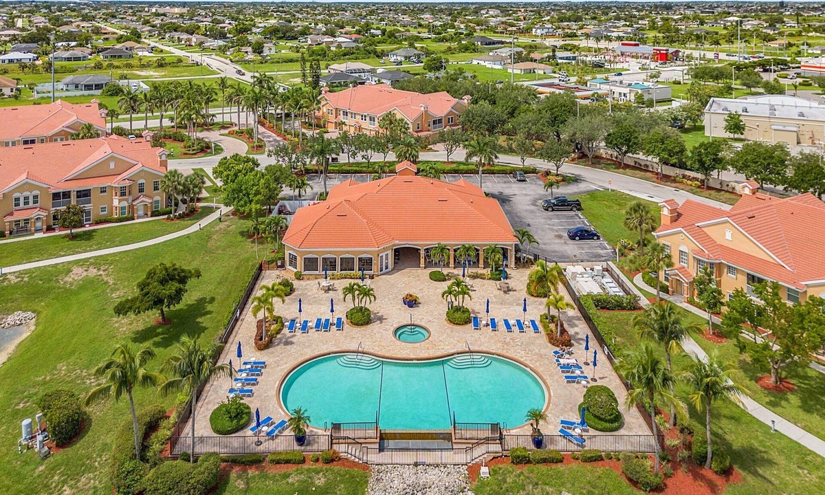 Diplomat Condo | Peaceful and Relaxing Community - Peace of Cape - Roelens
