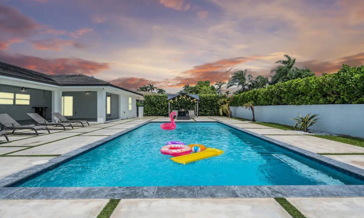 University Park House | Peaceful Miami Villa/Heated Pool
