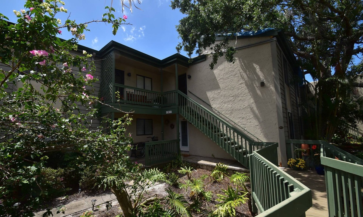 Vamo Condo | Pelican Cove Condominium Association BA264