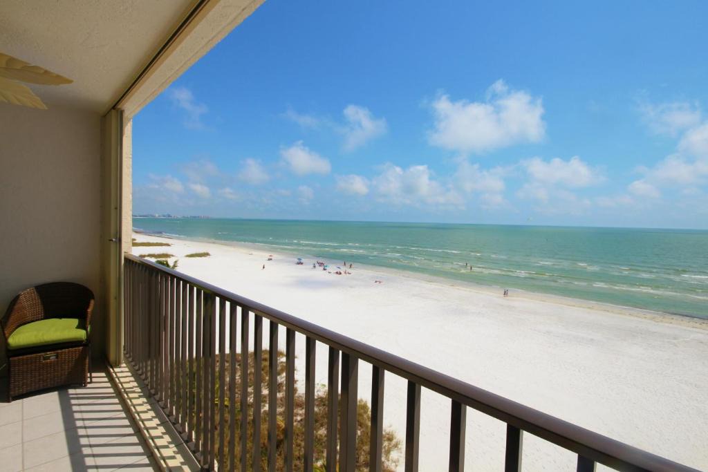 Fort Myers Beach House | Pelican Watch #503