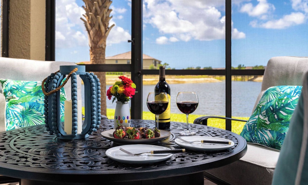 Naples Villa | Perfection!⭐️Coach Home, 🏓 Pickle-ball, 🎾 Tennis, 🏊‍♂️ Resort Pool!