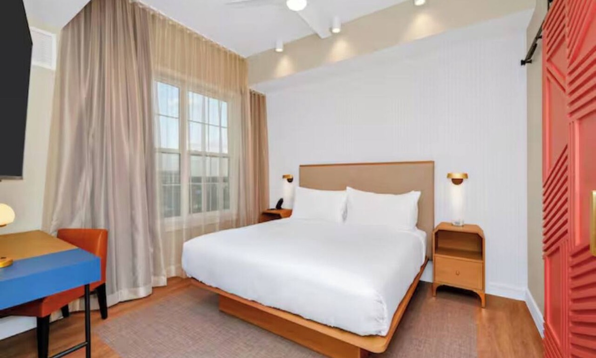 Bay Lake Hotel | Pet-friendly 2BR Suite with Private Balcony, Free Breakfast!