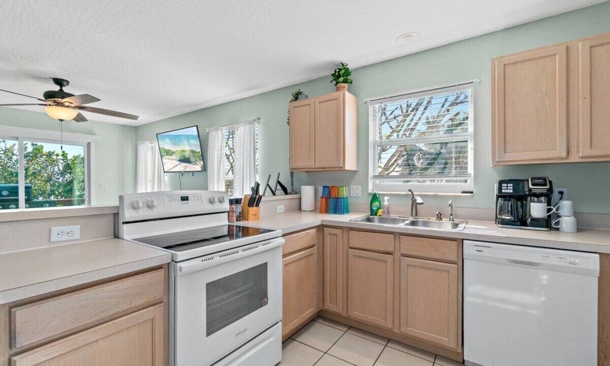 Indialantic House | Pet-Friendly 3BR Beach Home – Paradise Park, Melbourne FL