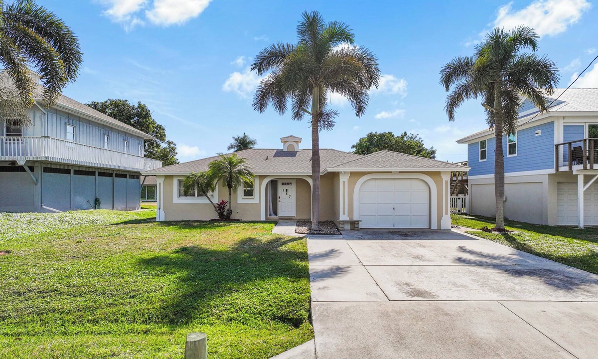 Isles of Capri House | Pet-Friendly Home | Located in Isles of Capri