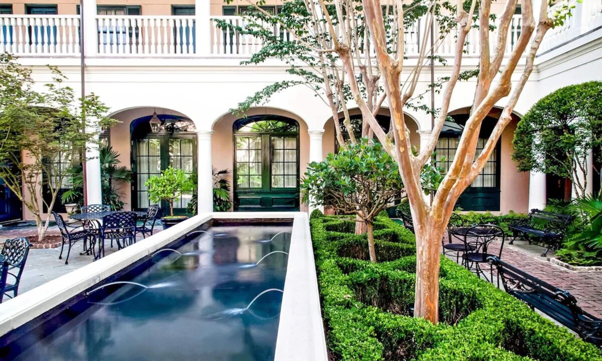 Charleston Historic District Hotel | Piazza King Charm: Luxurious Stay at Planter Inn, Near King Street Thrills