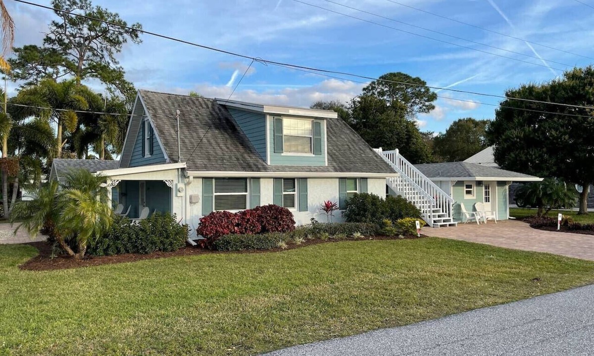 Southgate Apartment | Pinecraft Hideaway Bright 1BR Near Siesta Key