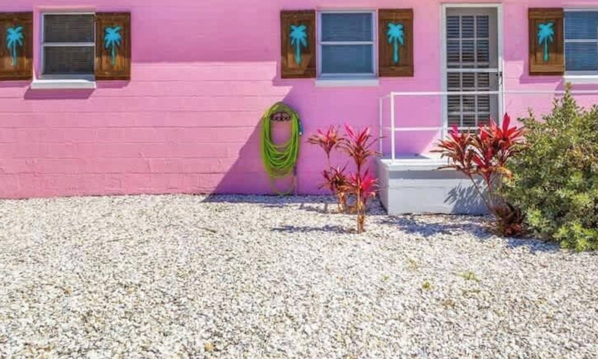 Downtown Dunedin House | Pink Flamingo - Dunedin Vacation Rental