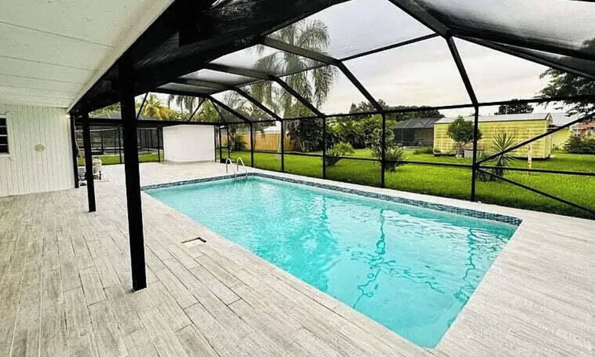 Port Saint Lucie House | Pool, 3 bedrooms, 3 full bathrooms with 2 dens, built-in bar by big park, beach.