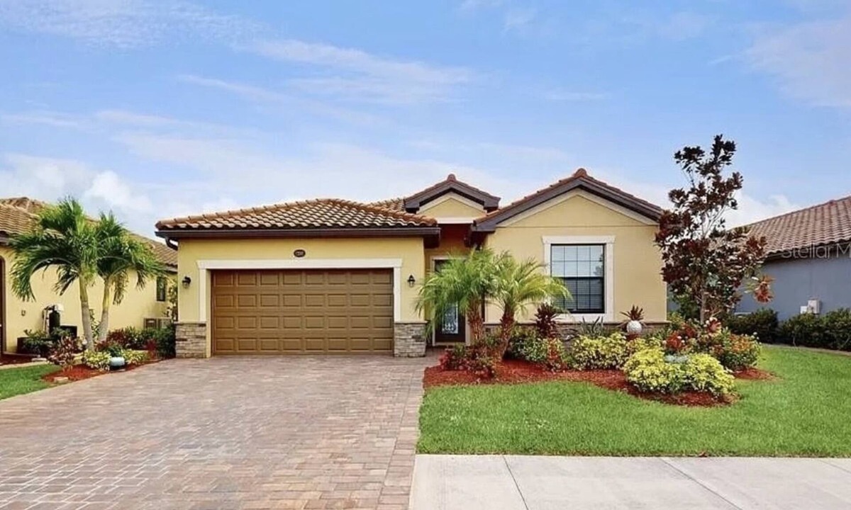 Gran Paradiso House | Pool home with hot tub,Dog friendly, club house, weight room, and more