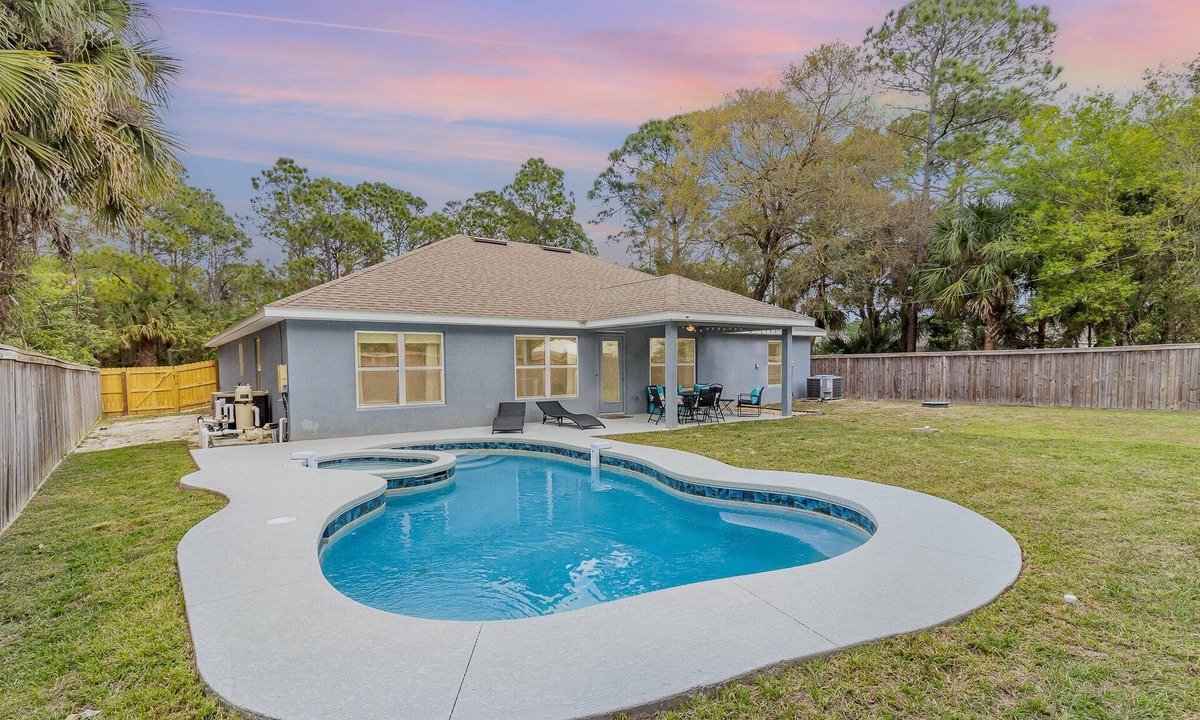 Port Malabar House | POOL & HOT TUB! Pet Friendly, King Beds, Melbourne Beach!