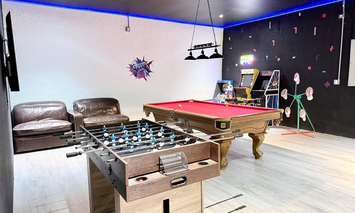 Lehigh Acres House | Pool house 4 bedroom 2 bath, Playground, ping pong table, foosball table & more.