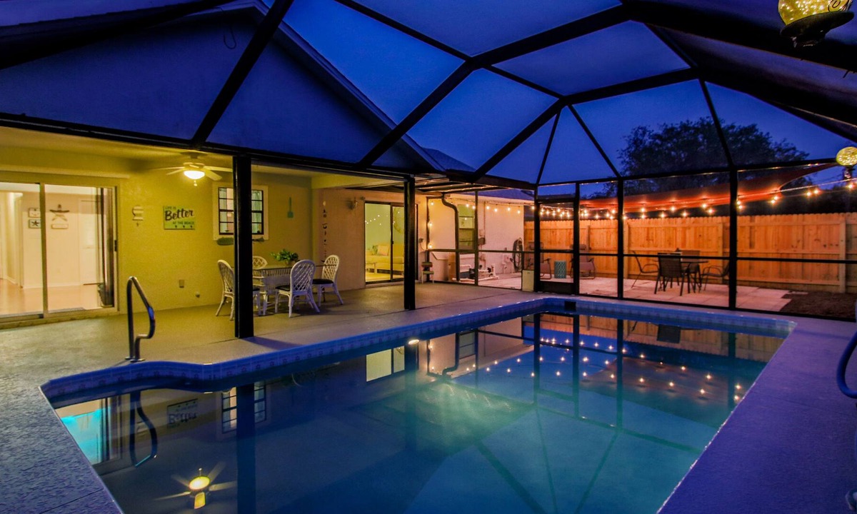 Sebastian Highlands House | 🌞🍹🌞Poolside Paradise! Private Lanai, Heated Pool, Fenced Yard, Near Beaches!