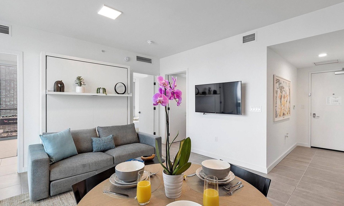 Downtown Miami Apartment | Premium 2BR Condo | Beautiful City View