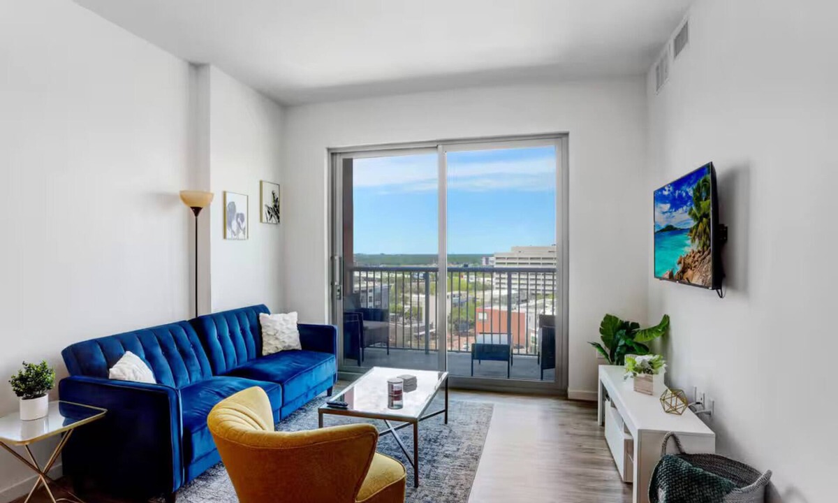 Downtown Tampa House | Prime Location ~ 1BR ~ Balcony ~ Views