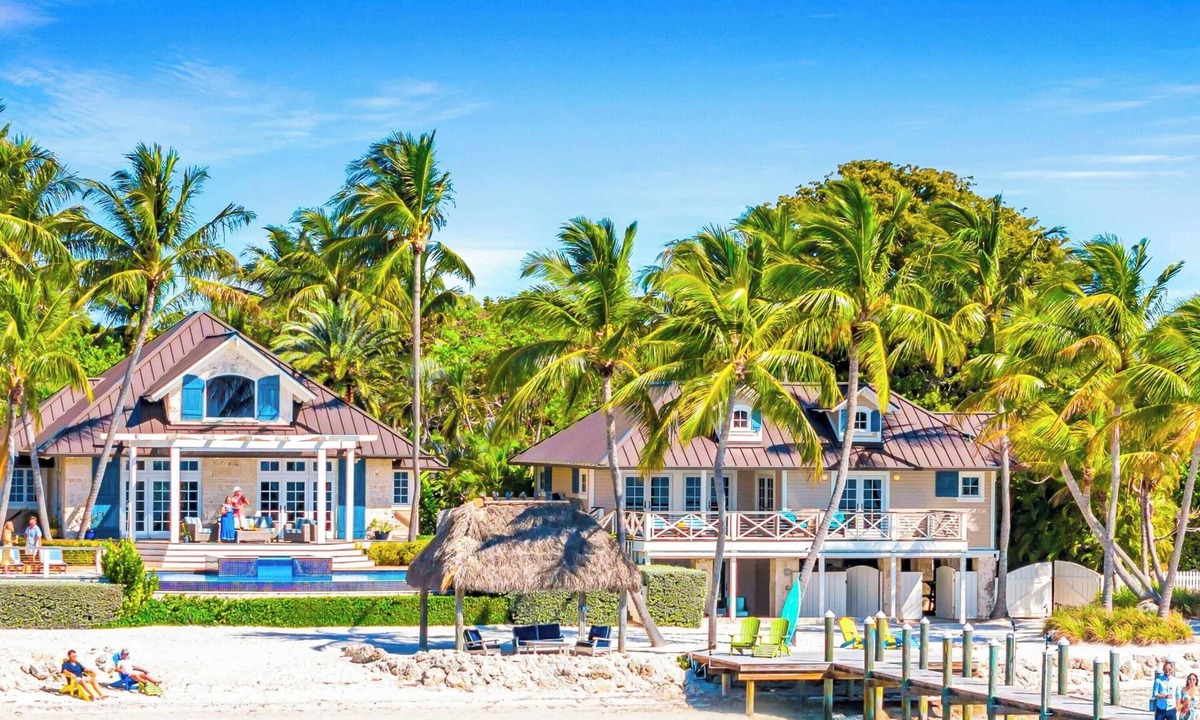 Islamorada Villa | PRIVATE BEACH/Heated Pool/volleyball court/Orchid Beach Key