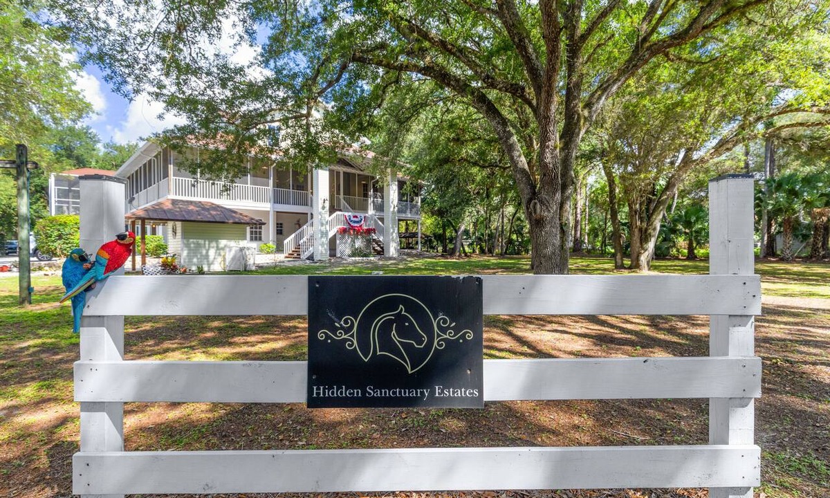 Rural Estates House | Private Florida Estate Near Naples Beaches