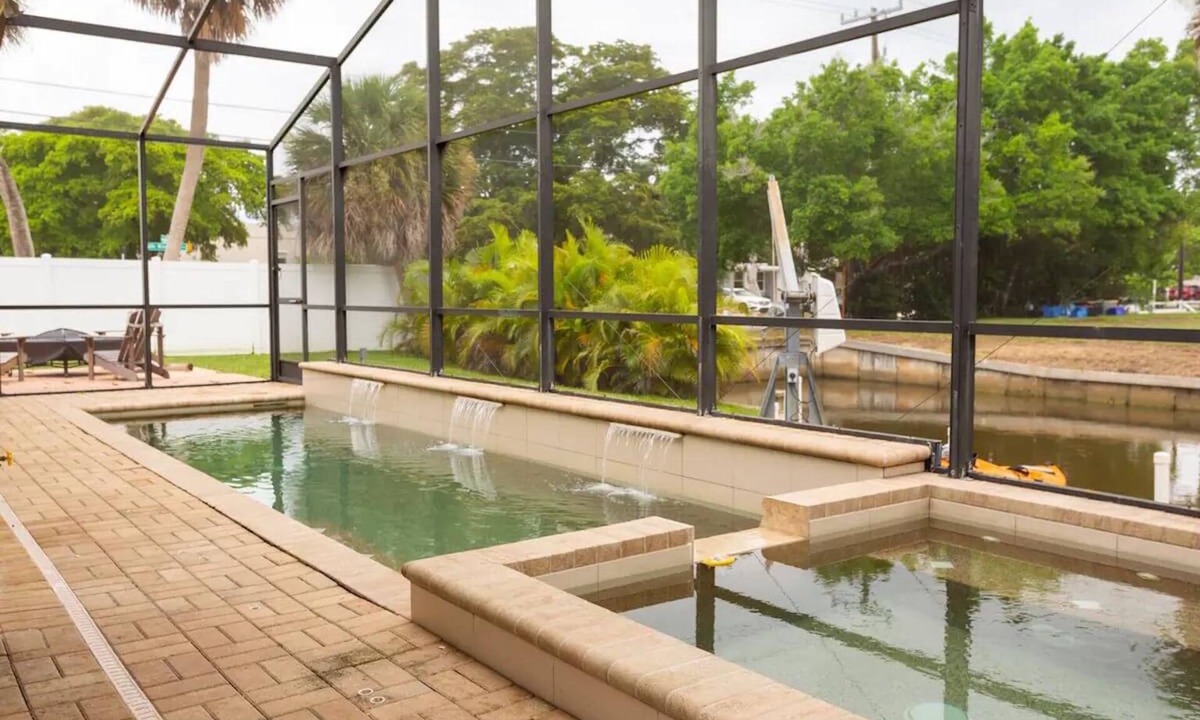 Siesta Key Village House | Private Home 2bed 2bath King Bed Spa