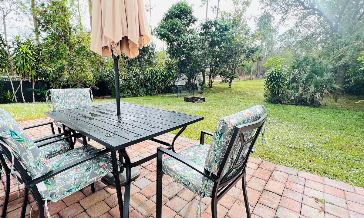 Naples House | Private house on 1 acre fenced lot