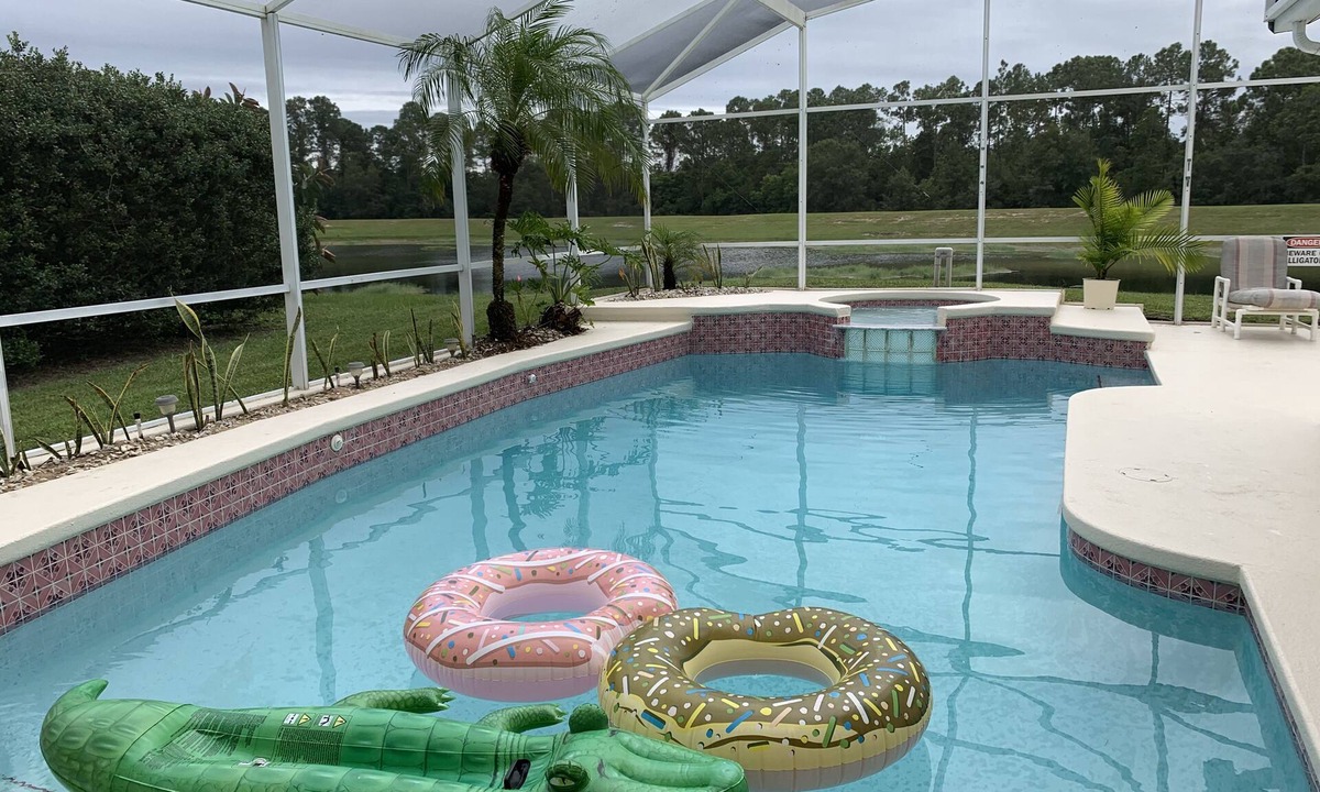 Lindfields House | Private house with pool and jacuzzi, lake views, backyard with lake view, patio!
