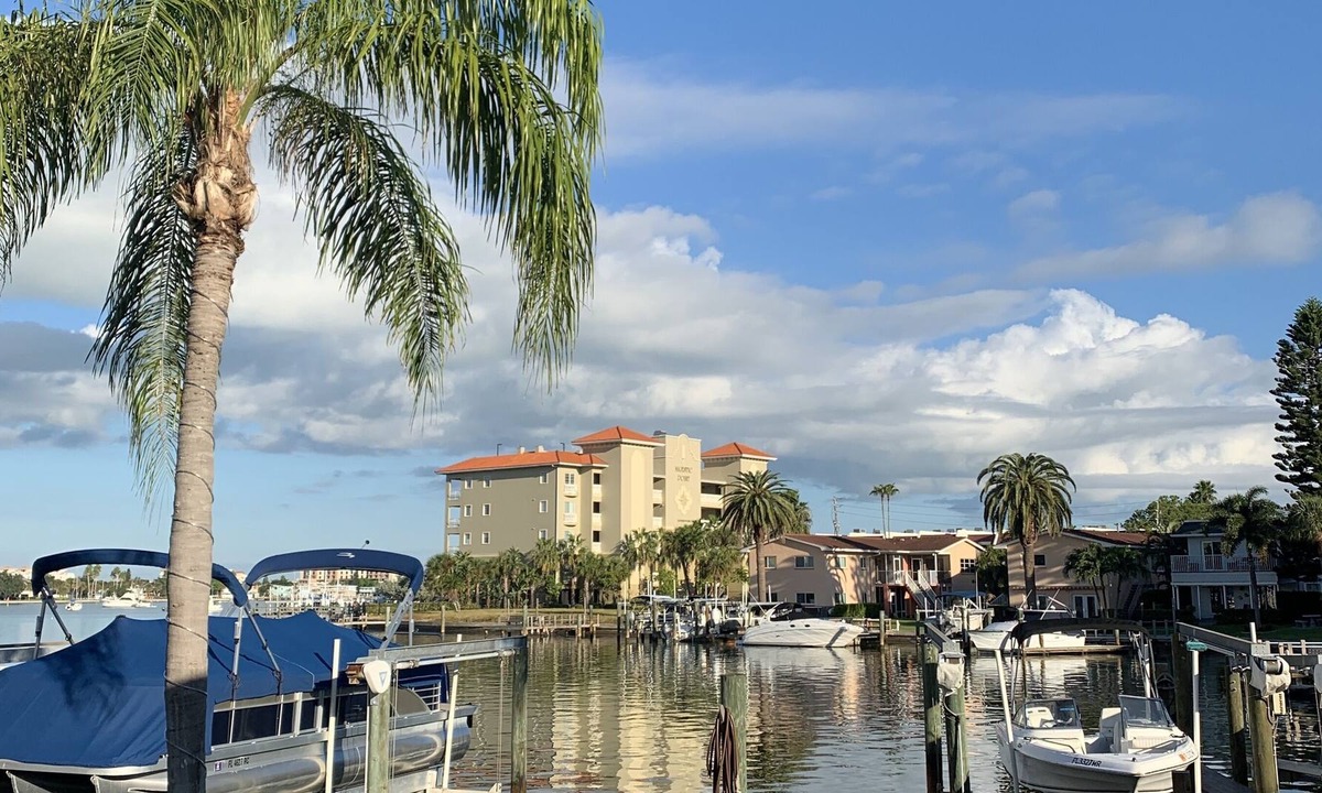 Island Estate Apartment | Private Island estates getaway in Clearwater Beach.