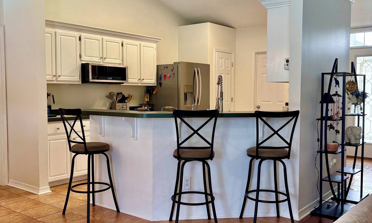 Milton House | Private Pool-Fish Cleaning Station- Convenient Location to the Beaches