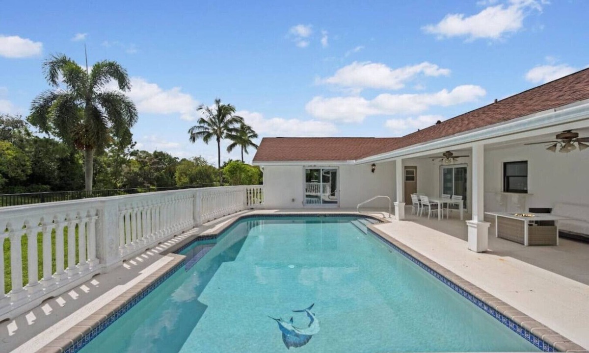 Wellington House | Private Pool Oasis in Wellington 4BR