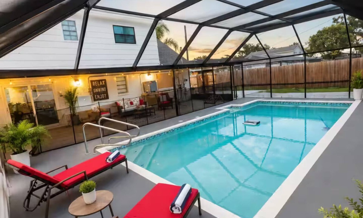 Brandon House | Private Pool Oasis