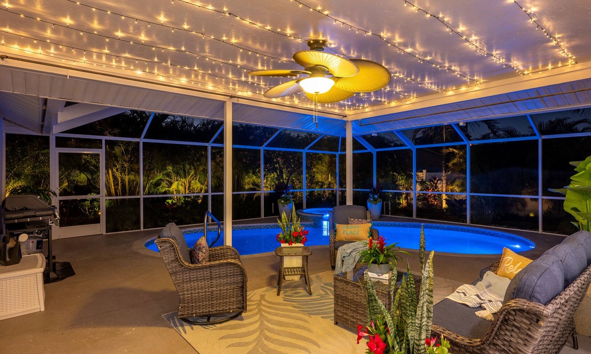 Bradenton House | Private Pool/Spa Home, Game Room & More! Min to AMI Beaches⚓
