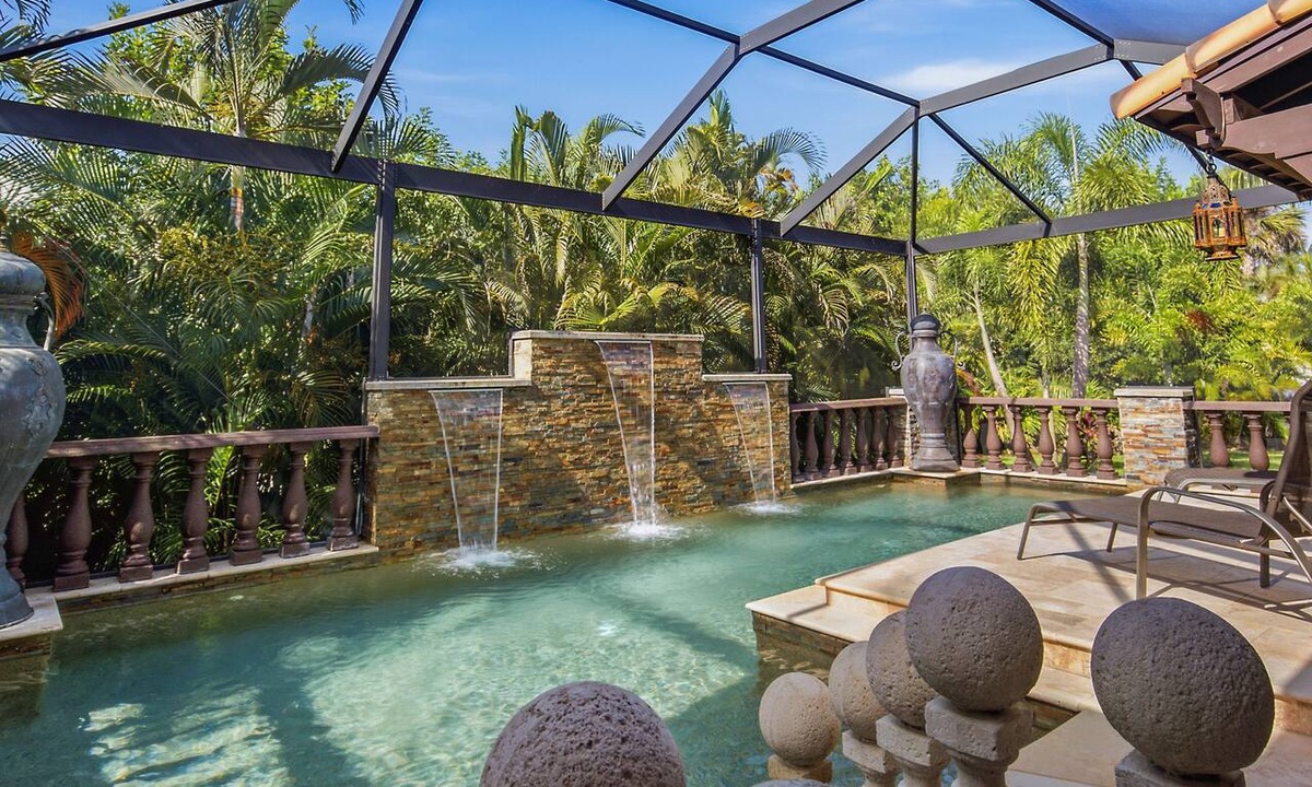 Biggar House | Private Serene Florida Estate Near Beaches