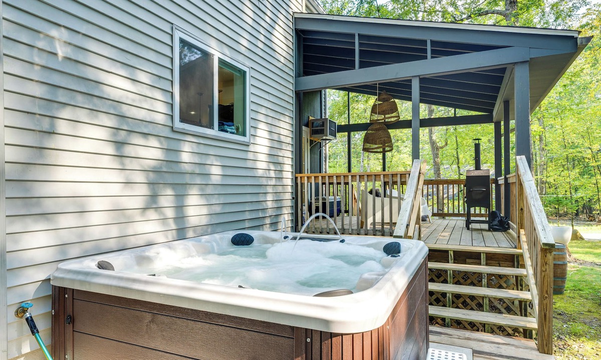 East Stroudsburg House | Private Yard, Playset: Family Home in Penn Estates