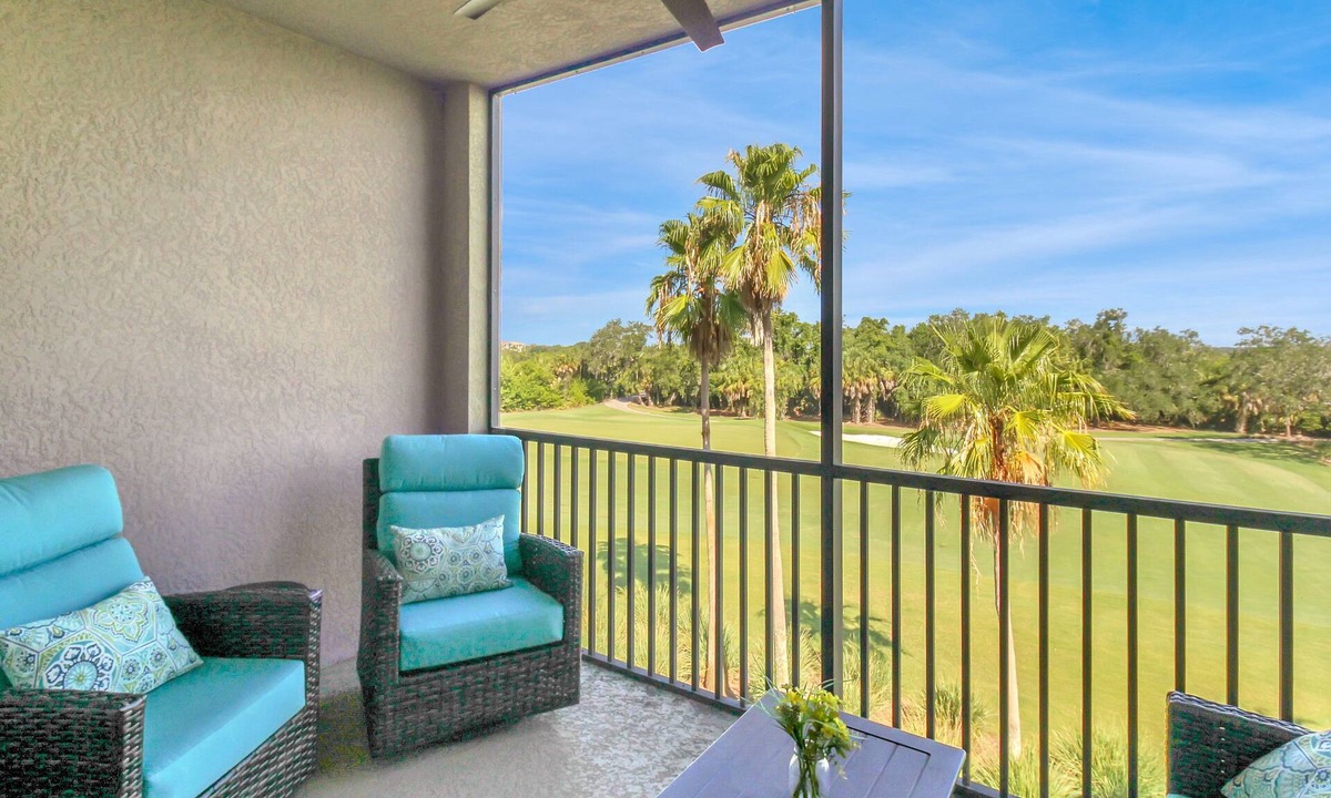 Bradenton Condo | Putterly Perfect 3rd Floor Golf Front Condo